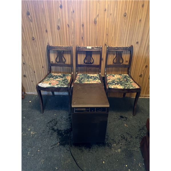 MasterCraft Frosttguard Humidifier With Flora Design Hardwood Chairs 35x16