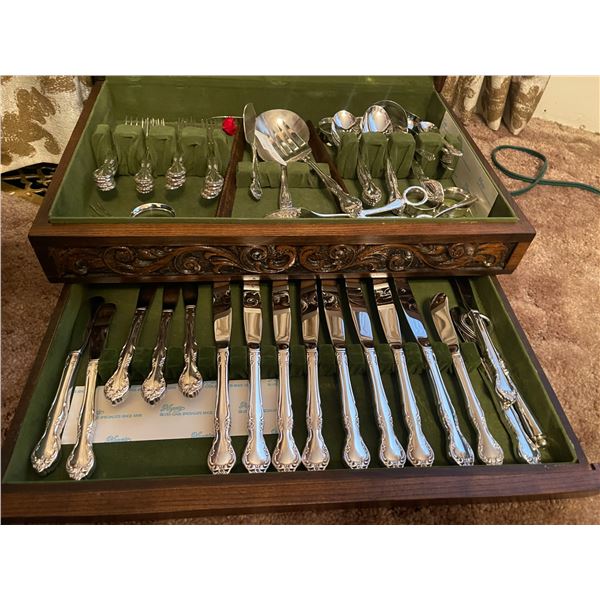 Community Silver Plate 8 Settings Est.