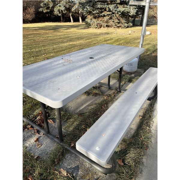 Steel & Plastic Picknic Table