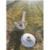 Image 1 : Concrete Swan & Bird Bath