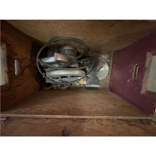 Antique Skill Saw And Datto Blades