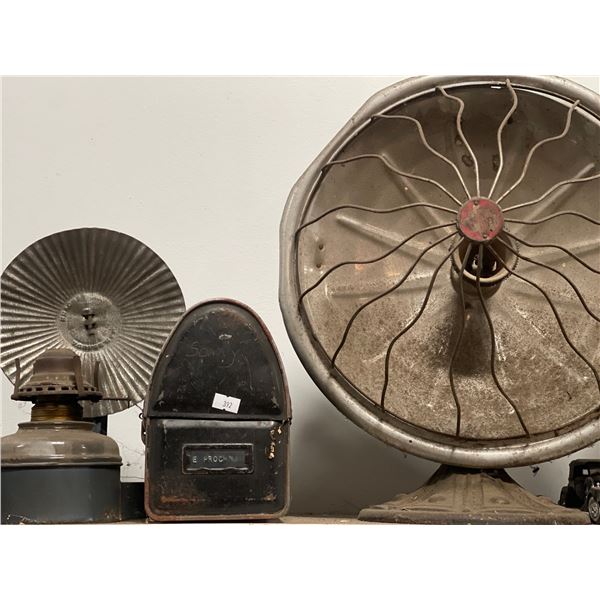 Antique Lunchbox Lantern Heater