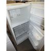 Image 1 : Frigidaire Fridge