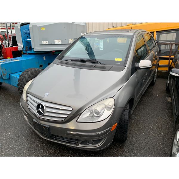 *R* 2006 MERCEDES B200, 4DR HATCHBACK, GREY, VIN # WDDFH33X16J050945