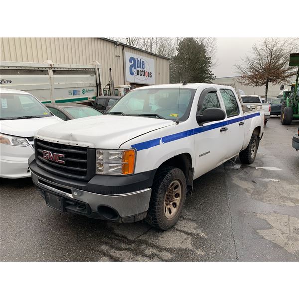 *R* 2010 GMC SIERRA, 4DR CREW CAB PU, WHITE, VIN # 3GTRKTEA2AG248915