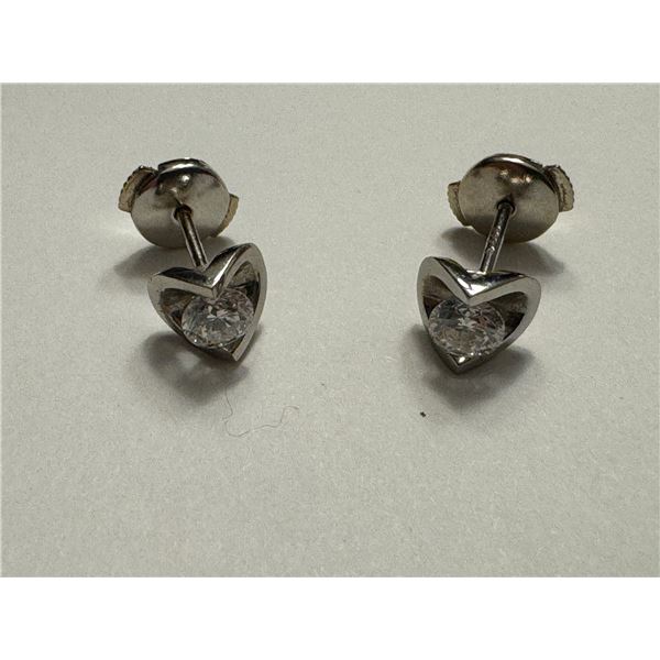 14KT WHITE GOLD DIAMOND EARRINGS WITH 2 ROUND BRILLIANT CUT CANADIAN DIAMONDS