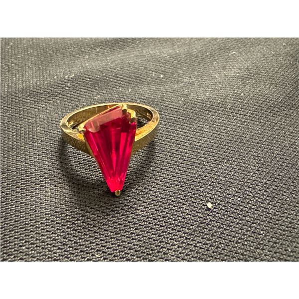 10K RING WITH RUBY 3.6G