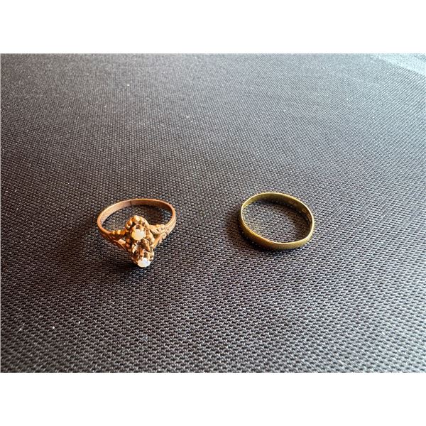 9K LADIES RING WITH OPALS, 22K LADIES RING 3.2G TTL