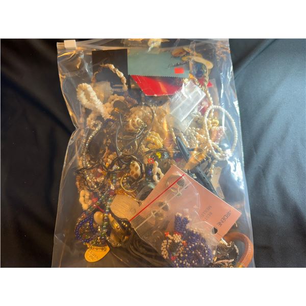 BAG OF COSTUME JEWELRY