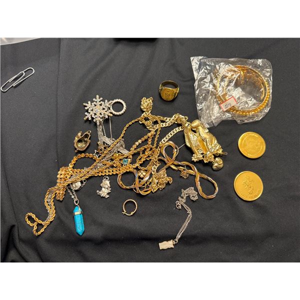 BAG OF COSTUME JEWELRY