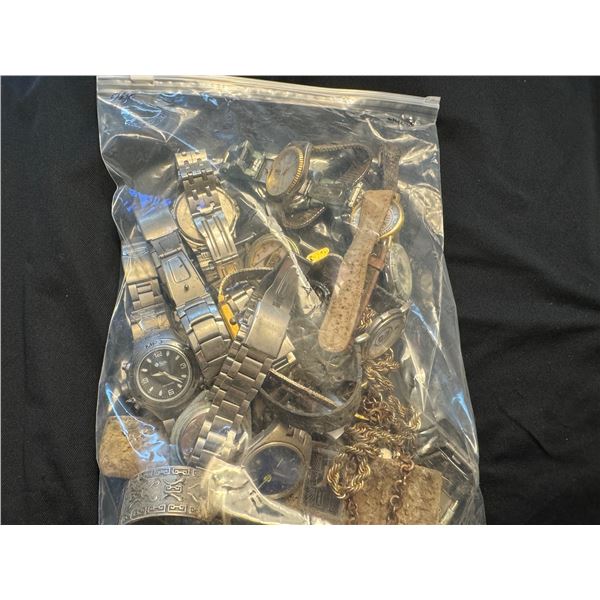 BAG OF COSTUME JEWELRY