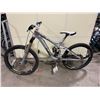 Image 1 : TREK EVO SESSION 88 GREY 9 SPEED FULL SUSPENSION MOUNTAIN BIKE WITH FULL DISC BRAKES