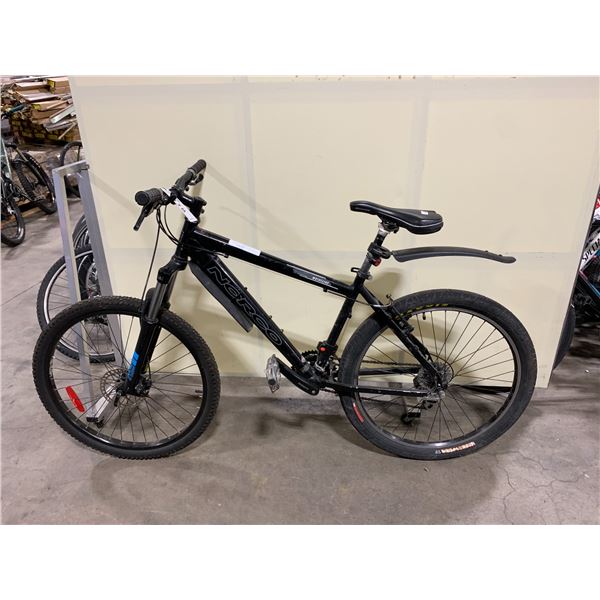 NORCO WOLVERINE BLACK 24 SPEED FRONT SUSPENSION MOUNTAIN BIKE WITH FRONT DISC BRAKE