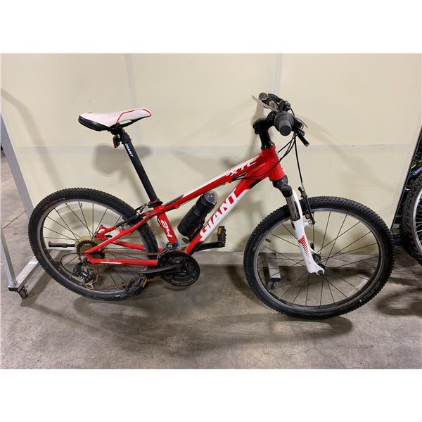 BuG「red rip XTC」 GIANT XTC RED 21 SPEED FRONT SUSPENSION MOUNTAIN BIKE - Able Auctions
