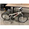 Image 2 : NORCO ELIMINATOR WHITE 12 SPEED FRONT SUSPENSION MEDIUM SIZE MOUNTAIN BIKE