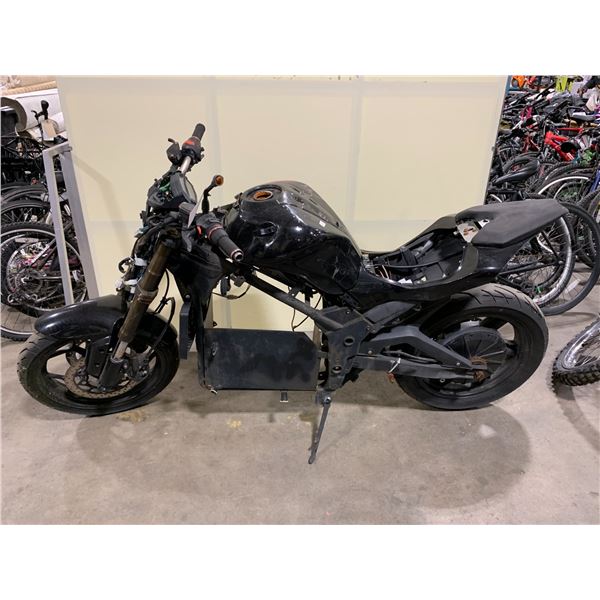 NO NAME BLACK ELECTRIC/ GAS OPERATED FULL SUSPENSION ELECTRIC MOTORCYCLE