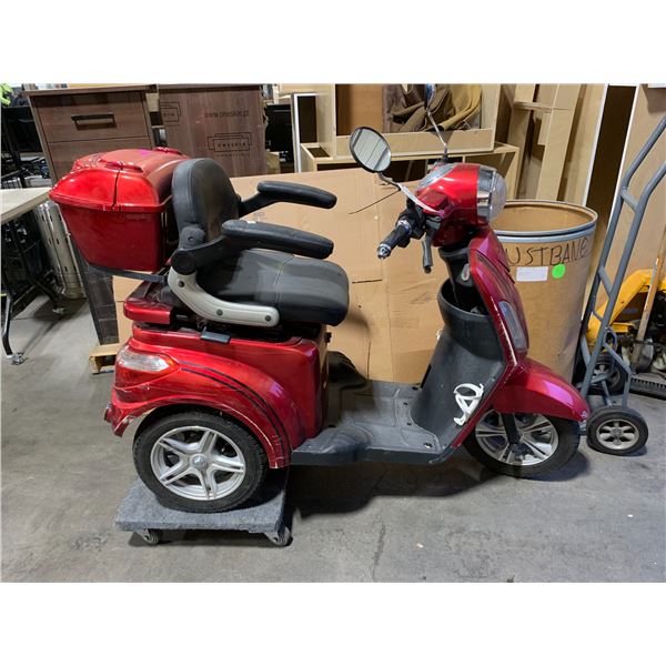 DAYMAK RED ELECTRIC ASSISTED MOBILITY SCOOTER WITH REAR CARRY BOX