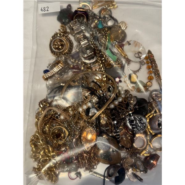 BAG OF COSTUME JEWELRY