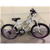 Image 2 : DUNLOP F-18 WHITE WITH PURPLE DETAILS, 5 SPEED FRONT SUSPENSION MOUNTAIN BIKE