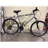 Image 2 : ROCKY MOUNTAIN TRAIL HEAD SILVER 27 SPEED FRONT SUSPENSION MOUNTAIN BIKE