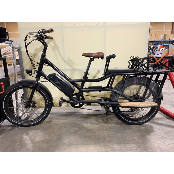 RAD POWER BIKES RAD WAGON BLACK 7 SPEED ELECTRIC BIKE 2 SEATER CRUISER BIKE