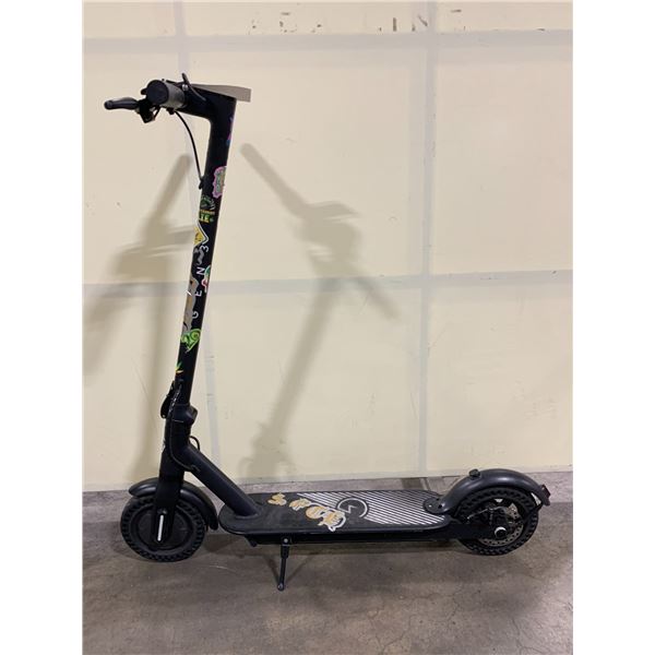 GEN 3 BLACK ELECTRIC RIDE ON SCOOTER *NO KEYS, NO CHARGER*