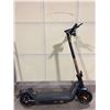 Image 2 : NIU KQI3 PRO BLACK / GOLD ELECTRIC RIDE ON SCOOTER *NO KEYS, NO CHARGER*