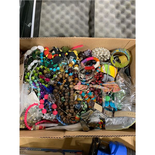 BOX OF ASSORTED JEWELRY