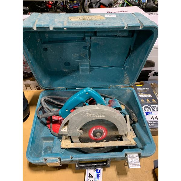 MAKITA CORDED SKILL SAW WITH 2 BLADES & HARD PLASTIC TRAVEL CASE