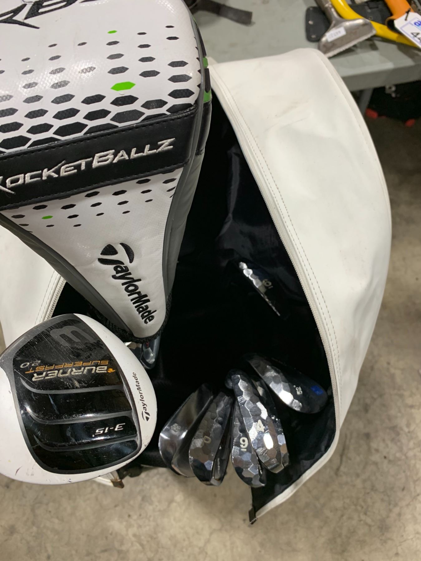 G/FORE VESSEL GOLF BAG WITH ASSORTMENT OF APPROX 11 GOLF CLUBS - Able ...