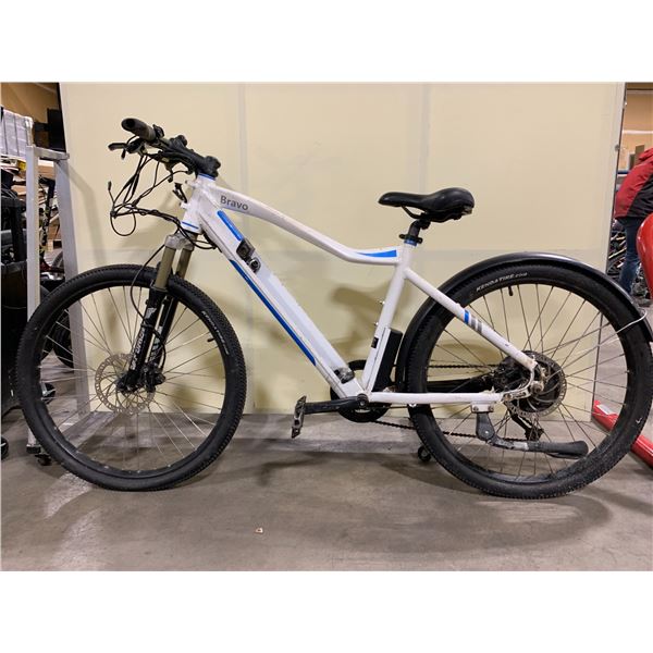 BRAVO VOLT BIKE WHITE 7 SPEED FRONT SUSPENSION ELECTRIC BIKE WITH FULL DISC BRAKES *NO KEYS, NO