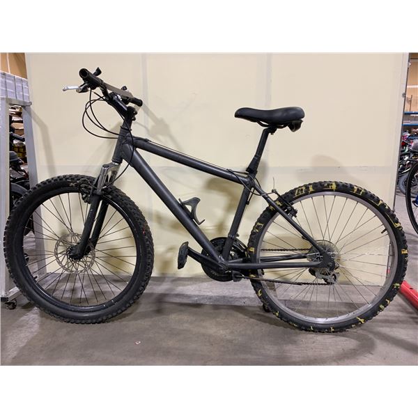 BLACK NO NAME 21 SPEED FRONT SUSPENSION MOUNTAIN BIKE *BRAKES NEED REPAIRS*