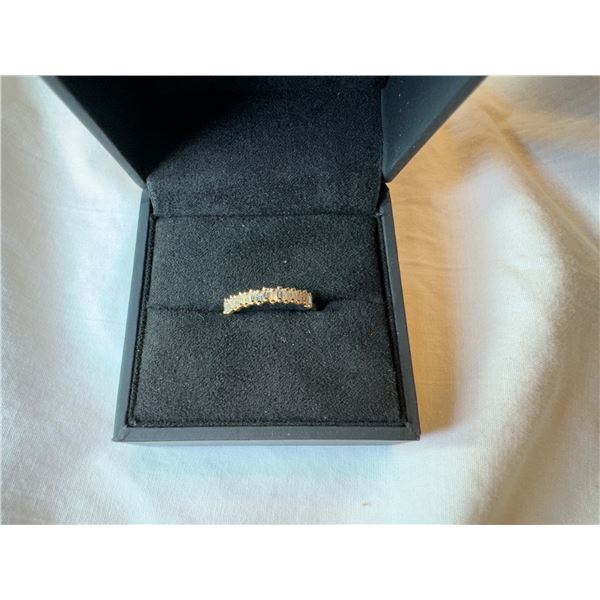 LADIES 18KT YELLOW GOLD DIAMOND RING WITH 16 BAGUETTE CUT DIAMONDS .45 CARAT