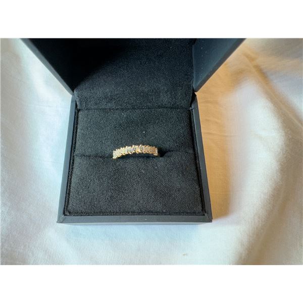 LADIES 18KT YELLOW GOLD DIAMOND RING WITH 16 BAGUETTE CUT DIAMONDS .45 CARAT