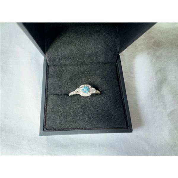 LADIES 14KT WHITE GOLD BLUE COLOUR ENHANCED AND NEAR COLOURLESS DIAMOND DRESS RING