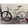 Image 1 : WHITE NO NAME SINGLE SPEED FIXED GEAR ROAD BIKE