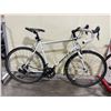 Image 2 : SWIFT WHITE 16 SPEED ROAD BIKE