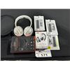 Image 1 : LOT OF ASSORTED WIRELESS HEADPHONES & 3 BATTERY PACK