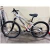 Image 1 : GIANT RINCON DISC WHITE 24 SPEED FRONT SUSPENSION MOUNTAIN BIKE WITH REAR DISC BRAKE