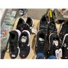 Image 7 : 13 PAIRS OF ASSORTED MEN/ WOMEN SHOES *SIZE ASSORTED*