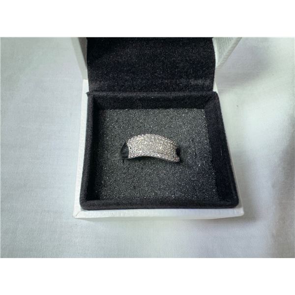 LADIES 10KT WHITE GOLD DIAMOND DRESS RING WITH 44 SINGLE CUT DIAMONDS TTL .20CARATS