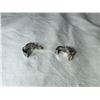 Image 2 : 14KT WHITE GOLD NEAR COLOURLESS AND CHOCOLATE COLOUR DIAMOND EARRINGS 110 CHOCOLATE DIAMONDS