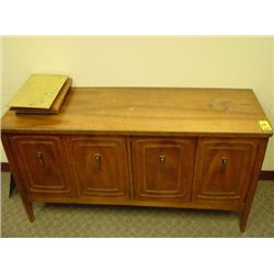 LOT - 2 FURNITURE PIECES