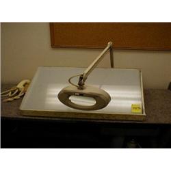 LIGHT TABLE W/ MAGNIFYER