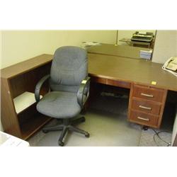 LOT - DESK, CHAIR, BOOKSHELF