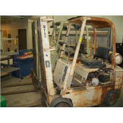 CLARK C-500-40 FORKLIFT S/N: 355-772-254B