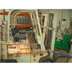 CLARK 0500-FY30 FORKLIFT S/N: FY235-124-2336275