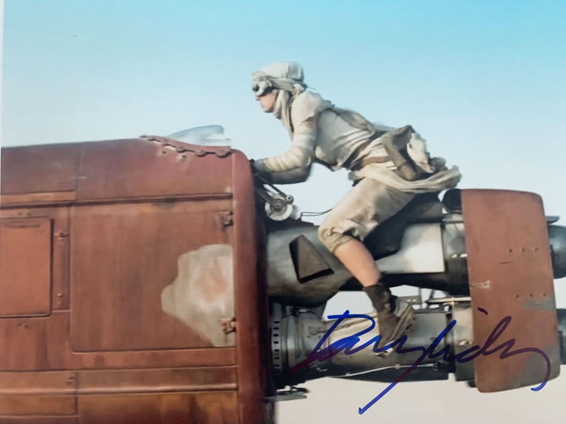 Star Wars Daisy Ridley signed movie photo. GFA Authenticated
