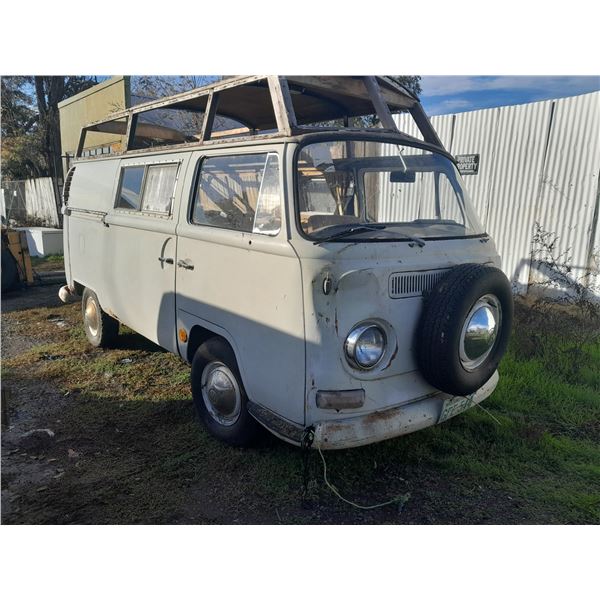 1968 VOLKSWAGEN BUS