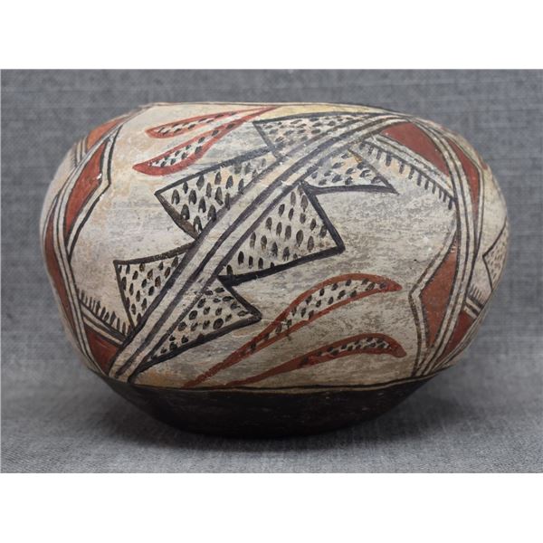 ZUNI INDIAN POTTERY JAR
